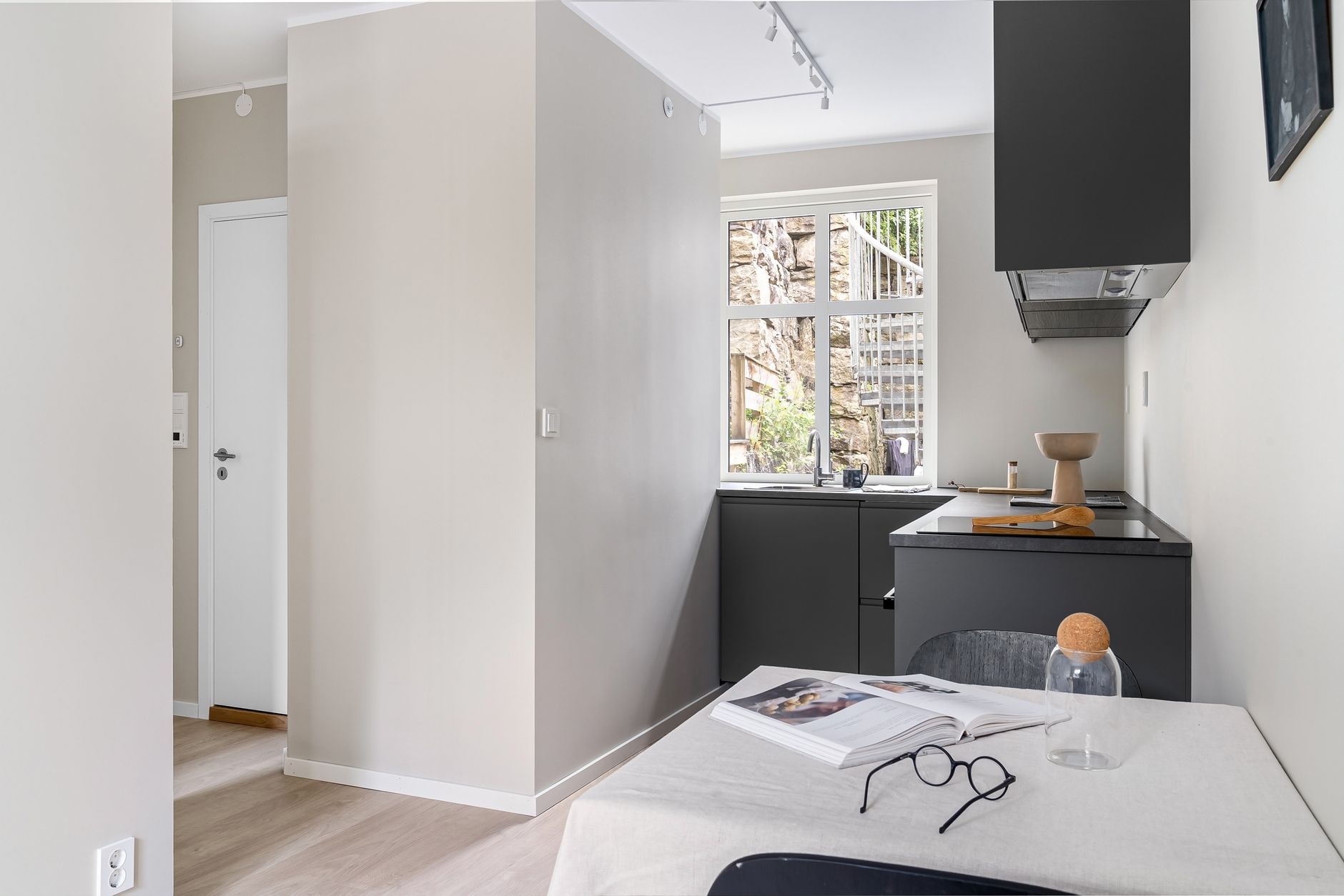 Stan od 42 m²: gdje je skriveno još 1,8 m³ prostora